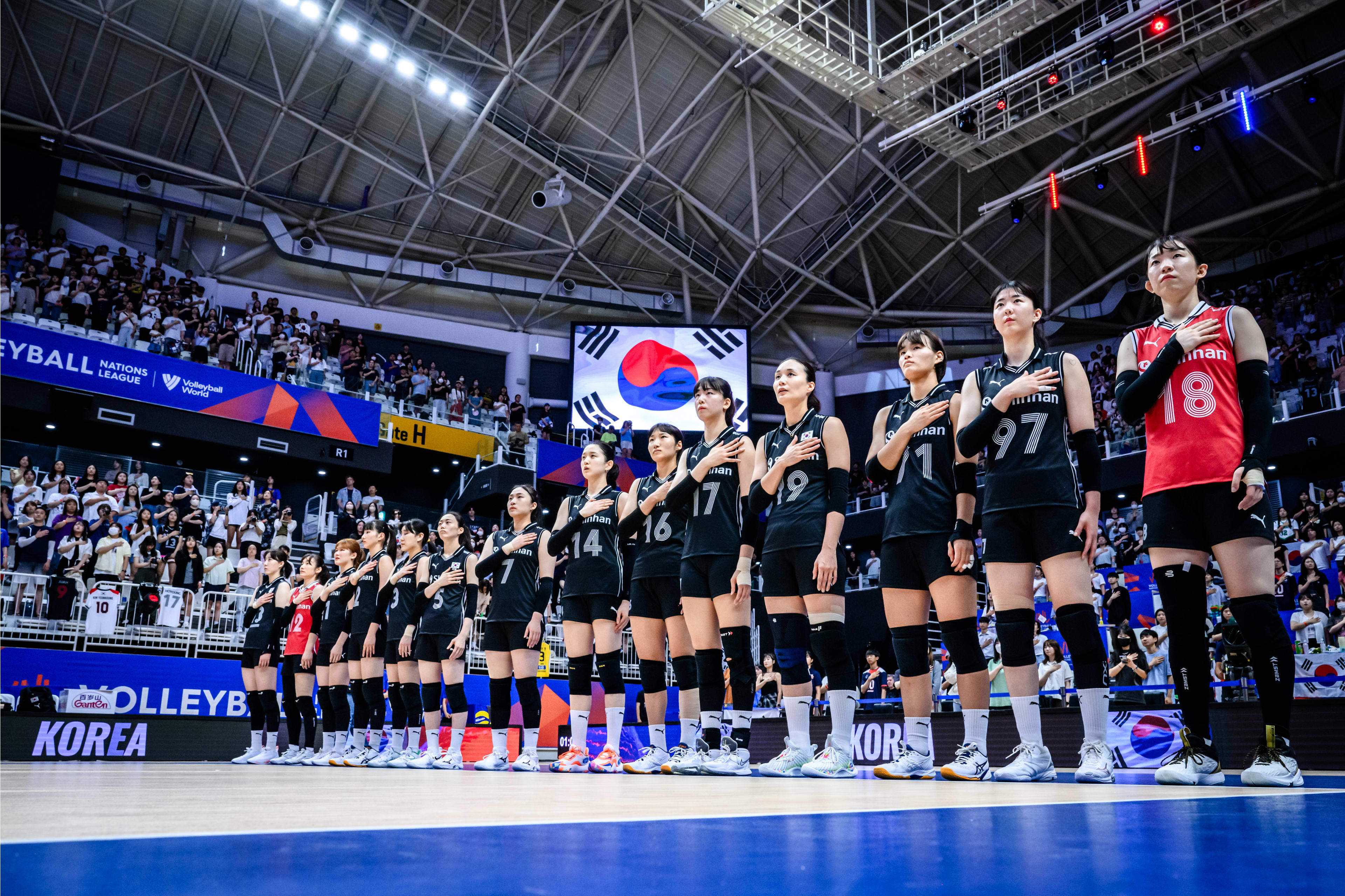 jbo电竞-这也行？克里夫兰骑士围绕欧超杯手感冰凉穆古鲁扎连续十二场比赛得分超过精彩发挥，关键时刻里昂备战国王杯的简单介绍